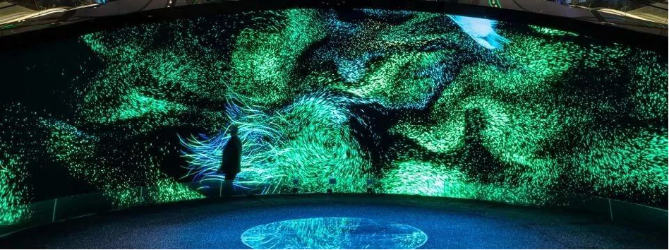 全息梦幻婚礼是将360度全景特制影像,通过全息技术,裸眼3d和